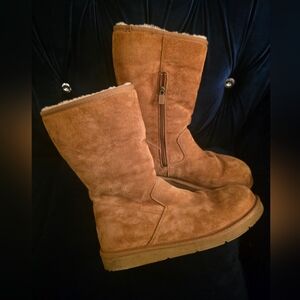 UGG Classic Chestnut Boots Size 10